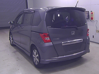HONDA FREED 2010