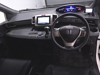 HONDA FREED 2012