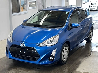 TOYOTA AQUA 2016