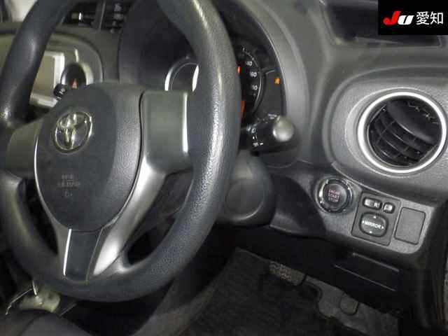 TOYOTA VITZ 2013