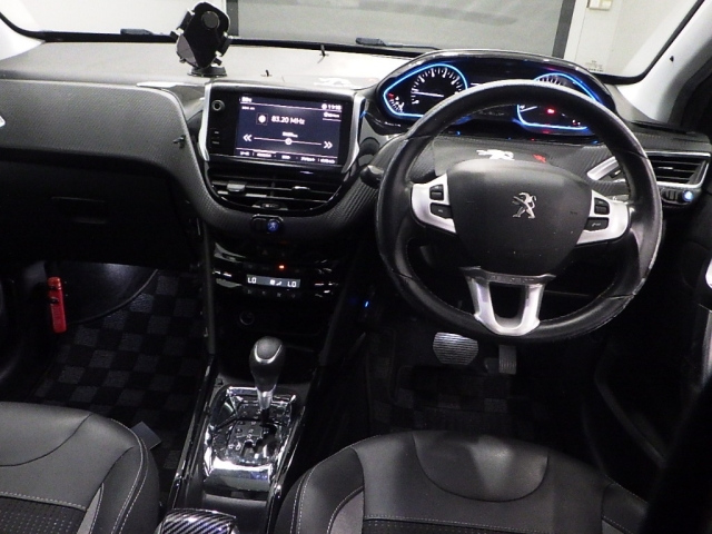 PEUGEOT 2008 2018