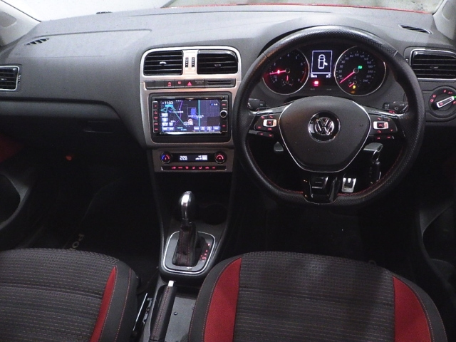 VOLKSWAGEN CROSS POLO 2016