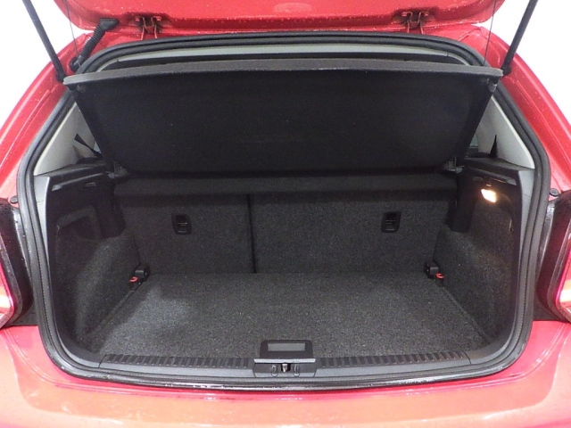 VOLKSWAGEN CROSS POLO 2016