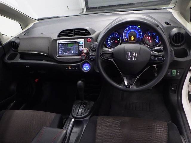 HONDA FIT SHUTTLE 2011