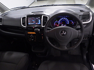 MITSUBISHI DELICA D2 2011