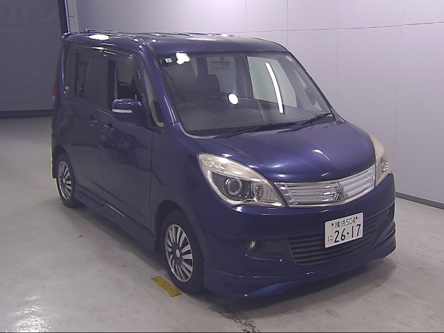 MITSUBISHI DELICA D2 2011