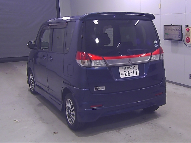 MITSUBISHI DELICA D2 2011
