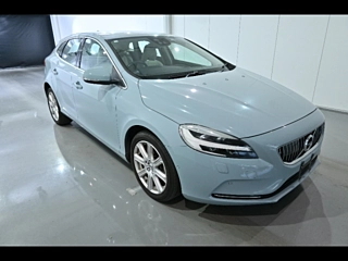 VOLVO V40 2016