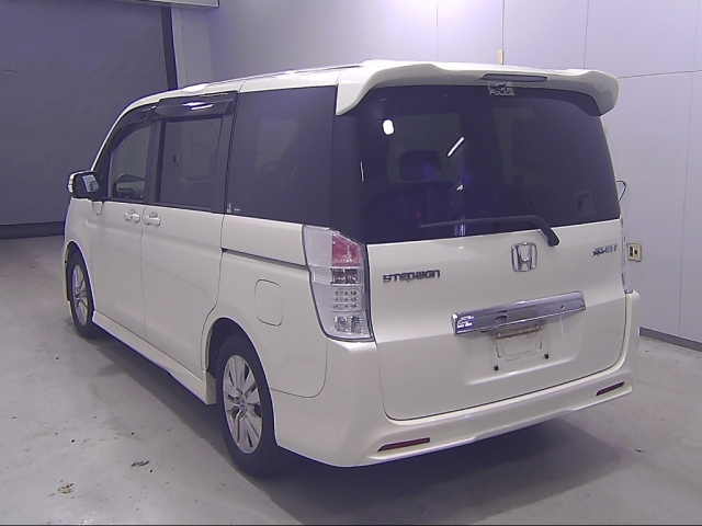 HONDA STEP WAGON 2010
