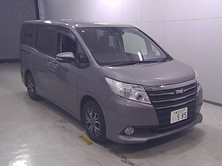 TOYOTA NOAH 2016