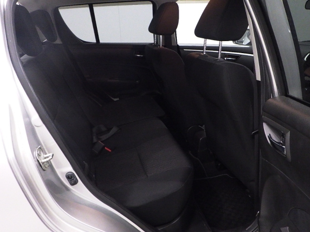 SUZUKI SWIFT 2010