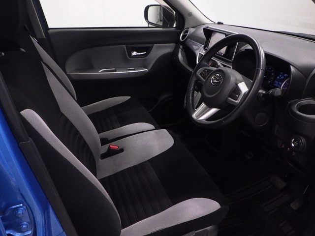 DAIHATSU CAST 2015