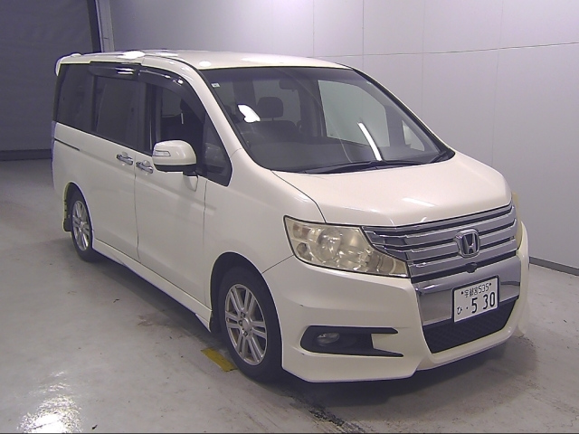 HONDA STEP WAGON 2011