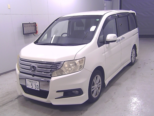 HONDA STEP WAGON 2011