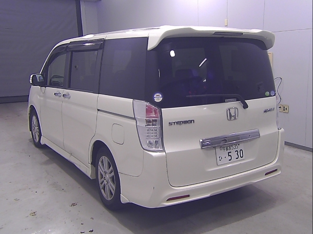 HONDA STEP WAGON 2011