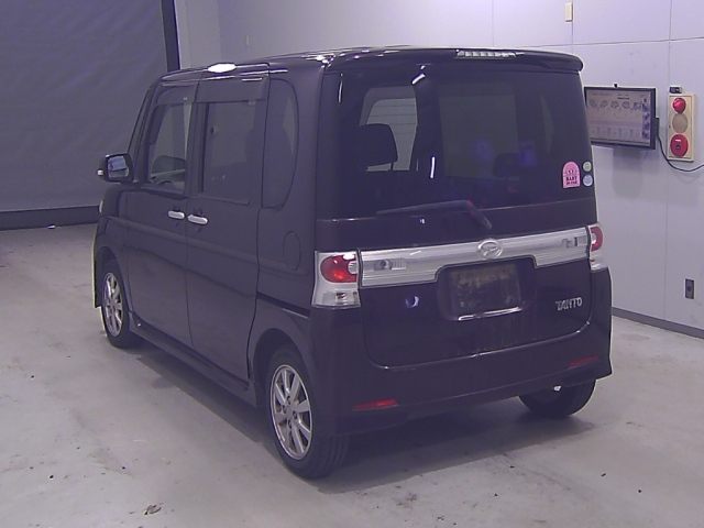 DAIHATSU TANTO 2009