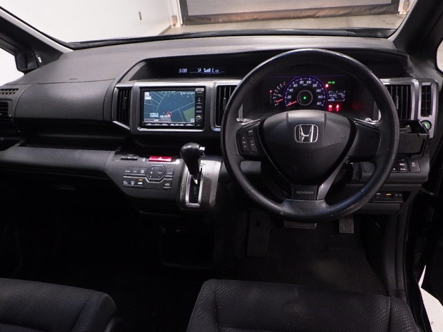 HONDA STEP WAGON 2011