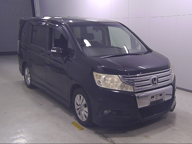HONDA STEP WAGON 2011