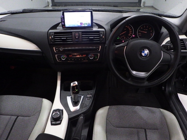 BMW 1 SERIES 2011