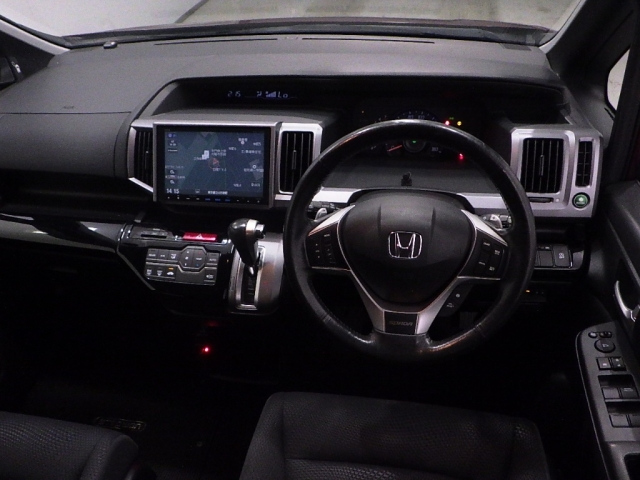 HONDA STEP WAGON 2014