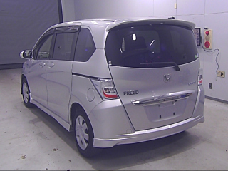 HONDA FREED 2012