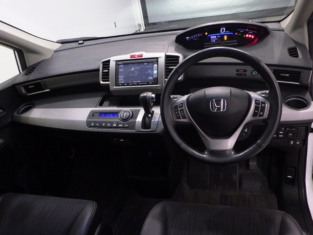 HONDA FREED 2015