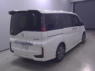 HONDA STEP WAGON 2016