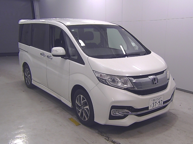 HONDA STEP WAGON 2016