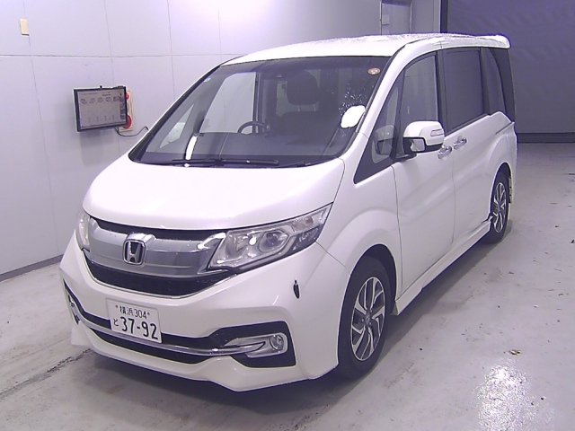HONDA STEP WAGON 2016