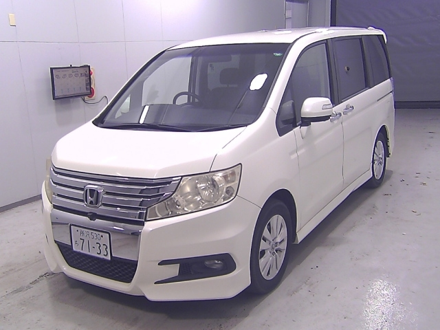 HONDA STEP WAGON 2011
