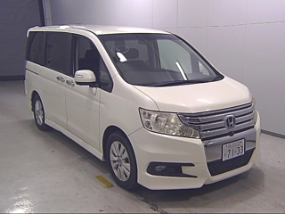 HONDA STEP WAGON 2011