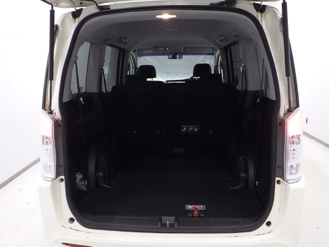 HONDA STEP WAGON 2011