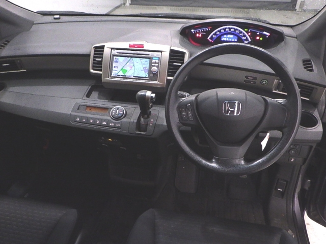 HONDA FREED 2013