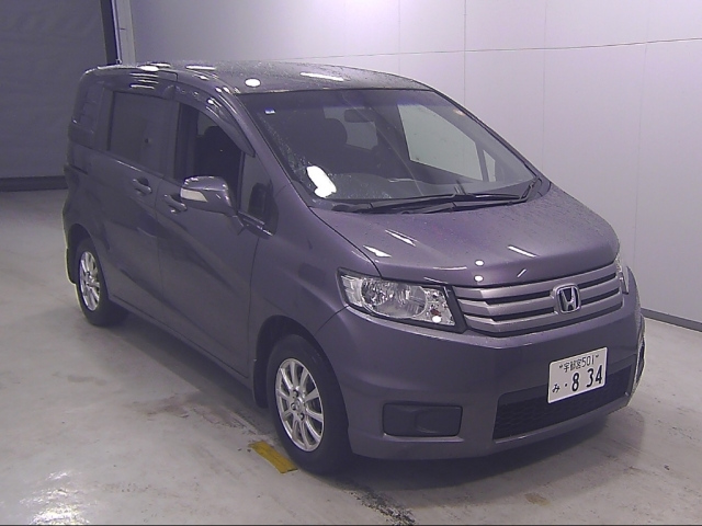 HONDA FREED 2013