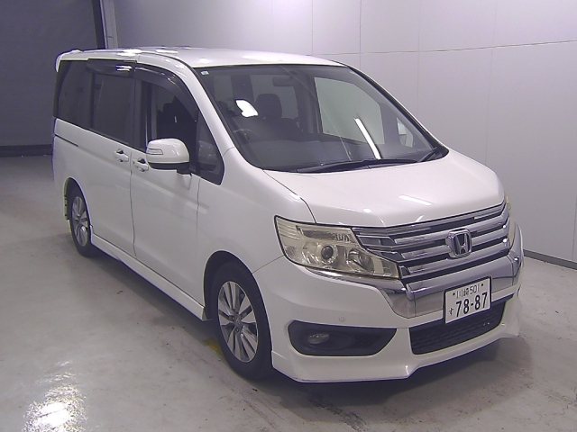 HONDA STEP WAGON 2013