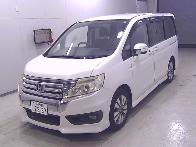 HONDA STEP WAGON 2013