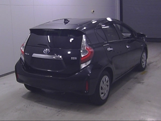 TOYOTA AQUA 2018