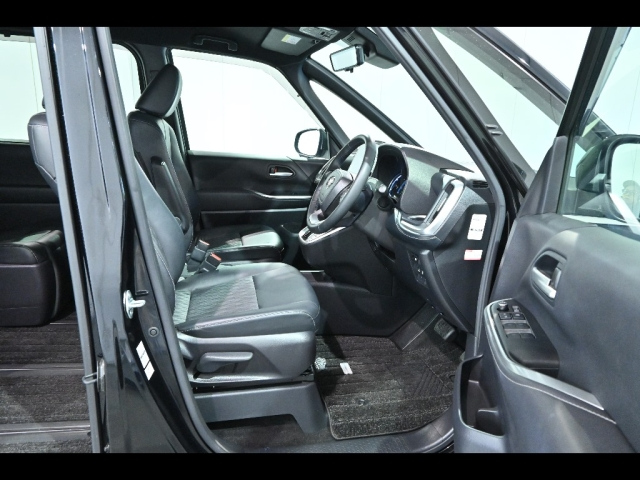 TOYOTA NOAH 2022