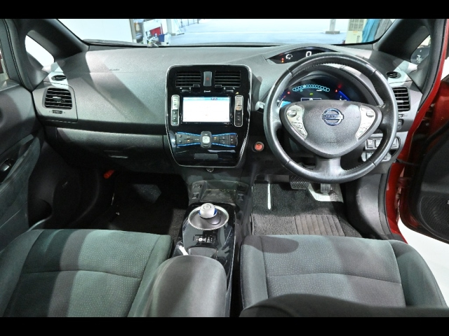 NISSAN LEAF 2015