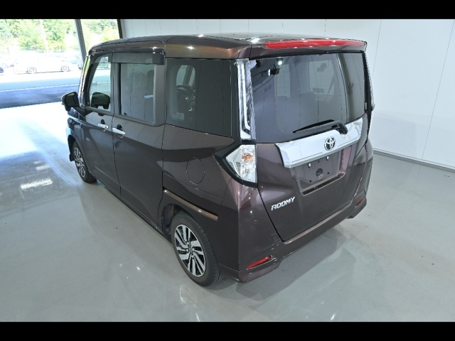 TOYOTA ROOMY 2022