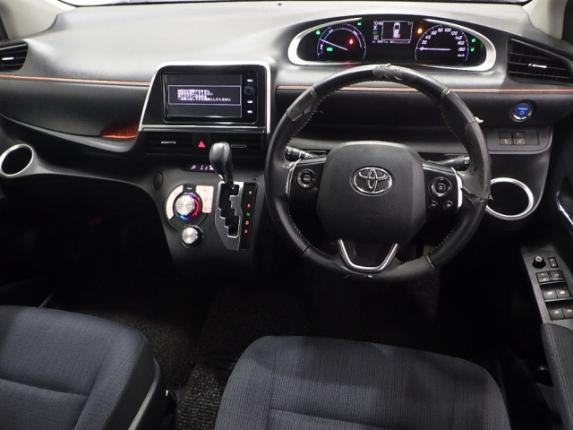 TOYOTA SIENTA 2015