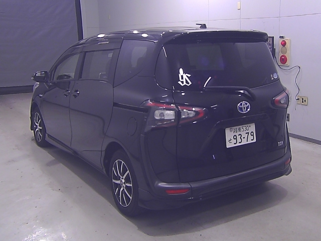 TOYOTA SIENTA 2015