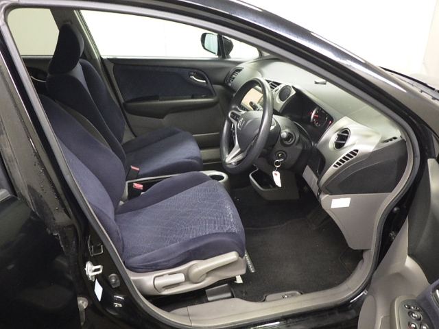 HONDA STREAM 2009
