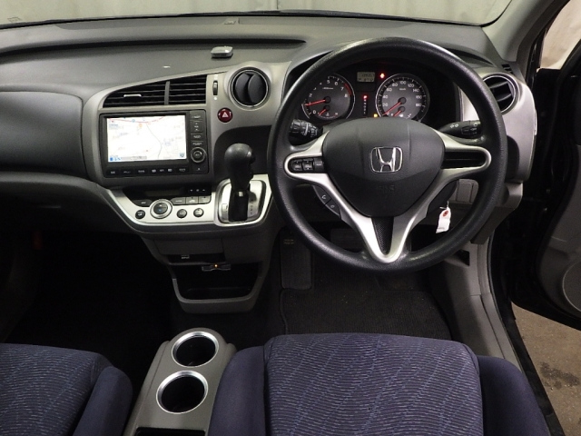 HONDA STREAM 2009