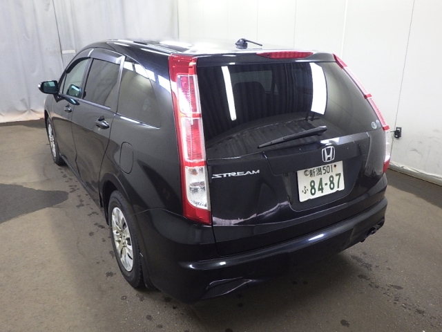 HONDA STREAM 2009