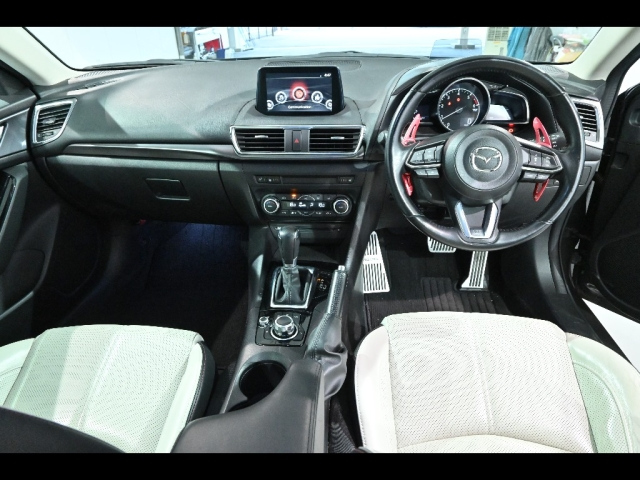 MAZDA AXELA 2016