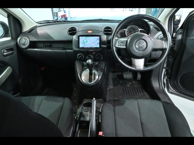 MAZDA DEMIO 2011