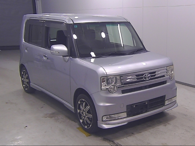 TOYOTA PIXIS SPACE 2013