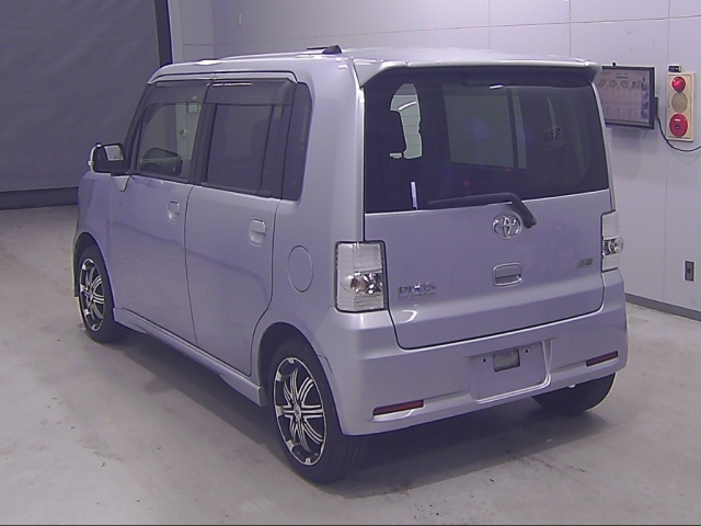 TOYOTA PIXIS SPACE 2013