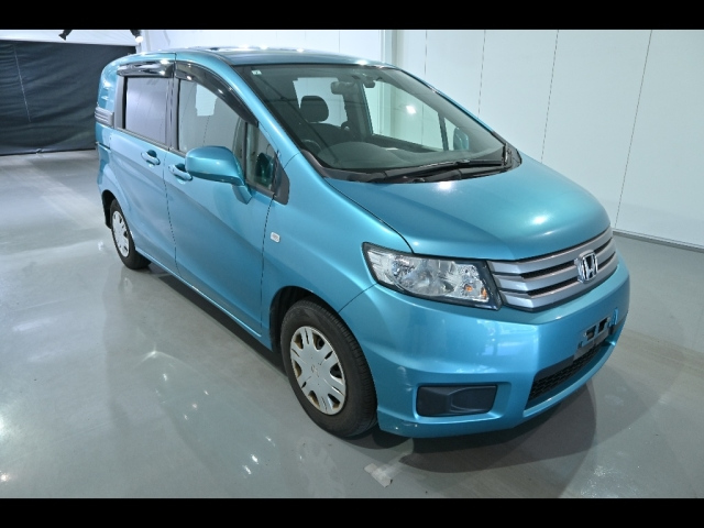 HONDA FREED 2011